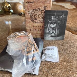 Pop mart Hirono Shelter- poet